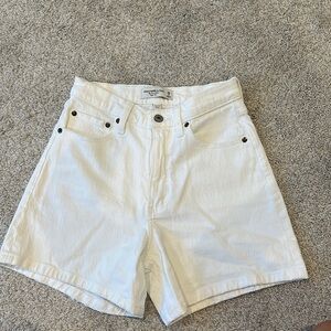 Abercrombie & Fitch Dad Short High Rise Curve Love Jean Shorts NEVER WORN